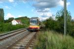 Die S4 mit der AVG-Stadtbahn mit der Nummer 870 strebt in Slzbach ihrem Ziel Eschenau entgegen.