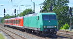 Bombardier Transportation GmbH  145-CL 005  [NVR-Nummer: 91 80 6145 096-4 D-BTK] bei einer Überführungsfahrt für die Hamburger S-Bahn mit dem Triebzug 490 107/490 607 am Haken am