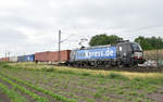 BoxXpress mit der wunderbar sauberen 193 863-8 Vectron, kommend aus Richtung Lüneburg mit Container im Schlepp.