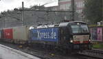 boxXpress.de GmbH, Hamburg [D] mit der MRCE Vectron  X4 E - 609  [NVR-Nummer: 91 80 6193 609-5 D-DISPO] und einem Containerzug Richtung Hamburger Hafen am 03.08.23 Höhe Bahnhof Hamburg-Harburg.