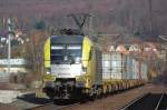 ES 64 U2-003 mit Containerzug bei der Durchfahrt in Hann. Mnden zur Weiterfahrt Richtung Kassel. Aufgenommen am 31.03.2010.