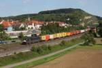BoxXpress 182 563 mit einem Containerzug am 17.08.2011 in Retzbach-Zellingen im Maintal.
