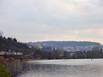 Ein BoxXpress Vectron schlängelt sich am 26.2.14 durch das Maintal und strebt seinem Ziel Stuttgart Hafen entgegen.