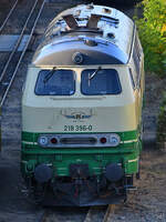 Anfang Oktober 2021 war in Brohl-Lützing die 1975 gebaute Diesellokomotive 218 396-0 abgestellt.