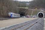 Whrend der Erffnungsfeier der neuen Tunnelrhre wurde der gesamte restliche Zugverkehr zwischen Eichenberg und Bad Sooden-Allendorf eingleisig durch die alte Tunnelrhre abgewickelt.