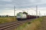 Mit einem Ganzzug Hochbordwagen am Haken rollt 193 895 am 30.07.23 durch Rodleben Richtung Magdeburg.