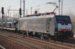 ES 64 F4 - 201 der CTL Logistik mit einem leeren Autotransportzug bei der Einfahrt in den Bahnhof Berlin Schnefeld.