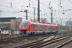 DB Regio PESA Link 633 004 am 02.02.19 in Frankfurt am Main von einen Gehweg aus fotografiert per Telezoom