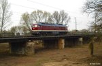 DGT 232 223-8, ex DR 132 223-9 (Bj 1975, Lokomotivfabrik Woroschilowgrad) der Deutschen Gleis- und Tiefbau GmbH auf Lokfahrt Richtung Magdeburg, KBS 254 Dessau - Magdeburg, fotografiert auf der