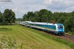 183 002 mit dem ALX 354 von Prag nach Mnchen Hbf bei Feldmoching, 10.08.2011