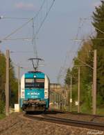 Teleschuss auf die VGB 183 005 mit einem ALEX in Richtung München.
Thonstetten, 25.04.14