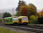 650 652B sowie 650-076B der Waldbahn stehen im Bhf. Zwiesel bereit, für den nächsten Einsatz; 171003
