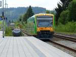 VT22 aus Bodenmais bei der Einfahrt in den Bahnhof Zwiesel.25.05.2014.