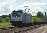 185 680-6 zieht ihren Containerzug in Richtung Norden. Aufgenommen am 06.07.2010 in Radbruch.