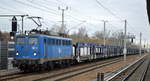 EGP mit 140 876-4 (91 80 6 140 876-4 D-EGP) und einem PKW-Transportzug (leer) am 16.12.19 Berlin Blankenburg.