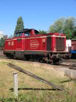 D25 (ex-DB 211 345-4) der Bentheimer Eisenbahn AG auf Bahnhof Haselne am 16-7-2010. 