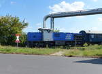 Flex 275 842-3 schiebt den Theaterzug  Das Letzte Kleinod  am 07.09.2020 in den Anschluss vom Siemens Generatorenwerk in Erfurt. Dort wurde in den 3 darauffolgenden Tagen das Eisenbahntheater vor Publikum aufgeführt.