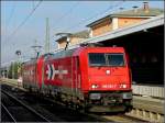 Ein HGK Lokzug bestehend aus 185 632-7 und 185 582-4 durchfhrt am 12.09.2010 den Bahnhof von Passau. (Jeanny)