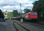 185 631-9 von HGK verlsst am 21. Juni 2013 mit einem Kesselzug Kronach in Richtung Lichtenfels.
