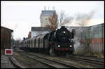 503655 hat hier am 15.12.2007 mit einem Sonderzug den Ausgangsbahnhof Versmold erreicht. Hier holt sie die ersten Besucher für den Weihnachtsmarkt in Osnabrück ab und fährt anschließend über die Strecke der Teutoburger Wald Eisenbahn bis Lengerich und ab da über die Rollbahn nach Osnabrück.