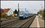 GoAhead ET 2462111-2 nach Würzburg fährt hier am 30.10.2023 um 14.56 Uhr in Triesdorf ab.