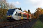 Die herbstliche Verfrbung war mir den Nachschuss wert. GTW 2/6 der Hellertalbahn fhrt am 31.10.2011 von Betzdorf/Sieg in Richtung Neunkirchen.