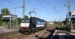 Ein Nachschuss von der 189 200 von MRCE steht in Viersen.
Aufgenommen vom Bahnsteig 6 von Viersen. 
Bei Sommerwetter am Morgen vom 27.5.2017.