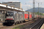 MRCE ES 64 U2-012 unterwegs für TXL durchfährt Koblenz Hbf. 4.7.2017