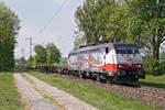 Werbelokomotive E 189-213 mit Güterzug am 24.04.2020 in Boisheim.