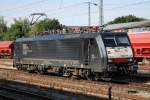 189 211-6 wartet in Magdeburg Hbf auf die Weiterfahrt in Richtung Magdeburg-Neustadt. Fotografiert am 07.07.2010. 