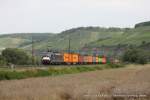 ES 64 U2 - 063 (MRCE) fhrt am 3. August 2011 um 10:29 Uhr mit einem Gterzug durch Himmelstadt