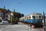 Die Regentalbahngarnitur VT07 + VS28 als WiR (Wanderbahn im Regental) steht abfahrbereit nach Gotteszell am 27.09.2009 im Bf Viechtach.