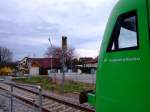 VT 17 der Regentalbahn bei der Ausfahrt aus Pankofen. Im Hintergrund ist das B-Signal zu sehen. 18.03.2007.