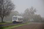 Am 19. November 2013 ist VT 508 als SWE88937 unterwegs von Endingen nach Gottenheim. Noch ein paar Meter und er erreicht den Haltepunkt Nimburg. 