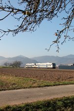 Bitte zur Disskussion - wie findet Ihr das Bild?

Schülerzug im Harmersbachtal - SWE 87539 mit VT 532 und 531 auf dem Weg nach Oberharmersbach (05.12.2016)