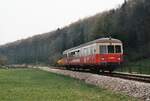 VT 403, ein Esslinger VT der ersten Serie, auf der Tälesbahn (WEG).
Datum: 26.04.1984