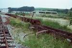 Areal der WEG-Nebenbahn Amstetten-Laichingen (1000 mm Spurweite): Schon 1983 wirkte der Bereich der Bahn in Amstetten so, als sei hier nur auf Verschleiß gefahren worden, was sich leider viele Monate später (im August 1985) mit der Stilllegung der Bahn bewahrheiten sollte (26.06.1983) 