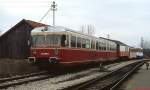 VT 406 der WEG am 28.02.1992 im Bahnhof Neuffen.