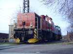 HzL V124(Ex MaK V100 PA Nr: 1000258) und SWEG V103 warten am Abend des 18.03.09 im Gbf Freiburg auf den nchsten Tag. 