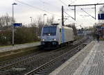 185 671-5 von HSL kommt als Lokzug aus Aachen-West(D) nach Krefeld-Hbf und kommt aus Richtung Aachen-Hbf,Aachen-Schanz,Aachen-West,Laurensberg,Richterich,Kohlscheid,Herzogenrath,Palenberg,Zweibrüggen,Frelenberg,Geilenkirchen,Süggerath,Lindern,Brachelen,Hückelhoven-Baal,Baal und fährt durch Erkelenz in Richtung Herrath,Beckrath,Wickrath,Rheydt-Hbf,Mönchengladbach-Hbf. 
Aufgenommen vom Bahnsteig 1 in Erkelenz. 
Bei Sonne und Wolken am Kalten Nachmittag vom 15.2.2018.