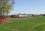 151 017-1 (HSL) hier am 21.04.16 mit einem Containerzug an der Schöpsdrehe (bei Plauen) von Glauchau/Sachs. nach Hof.