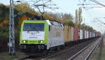 ITL - Eisenbahngesellschaft mbH mit Captrain  185 580-8  [NVR-Number: 91 80 6185 580-8 D-ITL] und Containerzug am 30.10.18 Bf. Berlin-Hohenschönhausen.