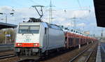 ITL - Eisenbahngesellschaft mbH mit  185 579-0  [NVR-Number: 91 80 6185 579-0 D-ITL] mit PKW-Transportzug (VW-Nutzfahrzeuge aus polnischer Produktion) am 05.03.19 Bf.