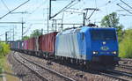 ITL - Eisenbahngesellschaft mbH mit  185-CL 004  [NVR-Nummer: 91 80 6185 504-8 D-ITL] und Containerzug am 30.04.19 Bf.