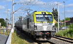 ITL - Eisenbahngesellschaft mbH, Dresden [D] mit ihrer recht neuen Vectron Dual  248 032-5  [NVR-Nummer: 90 80 2248 032-5 D-ITL] und einem KLV-Zug am 25.05.23 Durchfahrt Bahnhof Lutherstadt Wittenberg-Piesteritz.