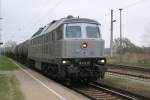 W232.09 der ITL kommt mit einem Kesselwagenzug von Stettin durch Passow gerollt 09.04.2010