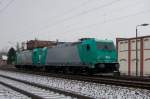 ITL-Lokzug aus 186 242 und und Neuzugang 185 633 fhrt durch Heidenau-Sd in Richtung Bad Schandau. 17.01.2013