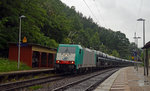 186 134 der ITL schleppte am 17.06.16 einen Autozug durch Stadt Wehlen Richtung Tschechien.