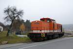 LOCON 211 hat am 12.11.2011 den ersten Teil eines Containerzuges zum Anschlu der Firma Max Bgl in Sengenthal bei Neumarkt (Oberpf) gebracht und fhrt zurck nach Neumarkt,um auf die Ankunft des zweiten Zugteils zu warten.