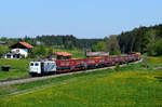 In Schrittgeschwindigkeit kämpfte sich am 08. Mai 2016 die 139 312 mit ihrem DGS 43136 von Verona Q.E. nach Wuppertal die Steigung zwischen Kreuzstrasse und Holzkirchen hoch. Der umgeleitete Winner KLV-Zug hatte vorher einen längeren Kreuzungsaufenthalt absolviert und benötigte nun etwas, um wieder in Fahrt zu kommen. Bei Fellach rollte der Zug durch blühende Löwenzahnwiesen und wurde von einigen Fotografen freudig erwartet.